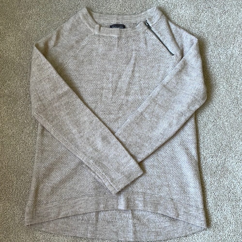 Abercrombie & Fitch crewneck sweater
